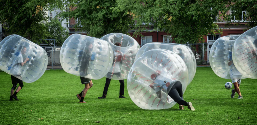 L’attribut alt de cette image est vide, son nom de fichier est Bubble-Foot-dordogne-gonflables.png.
